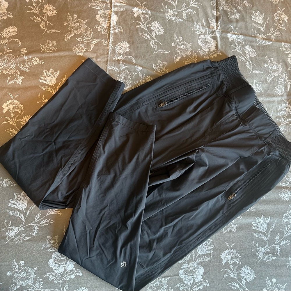 Lululemon Studio Pant II Dark Grey Size 4 Zip Pocket Athletic Travel Pants
